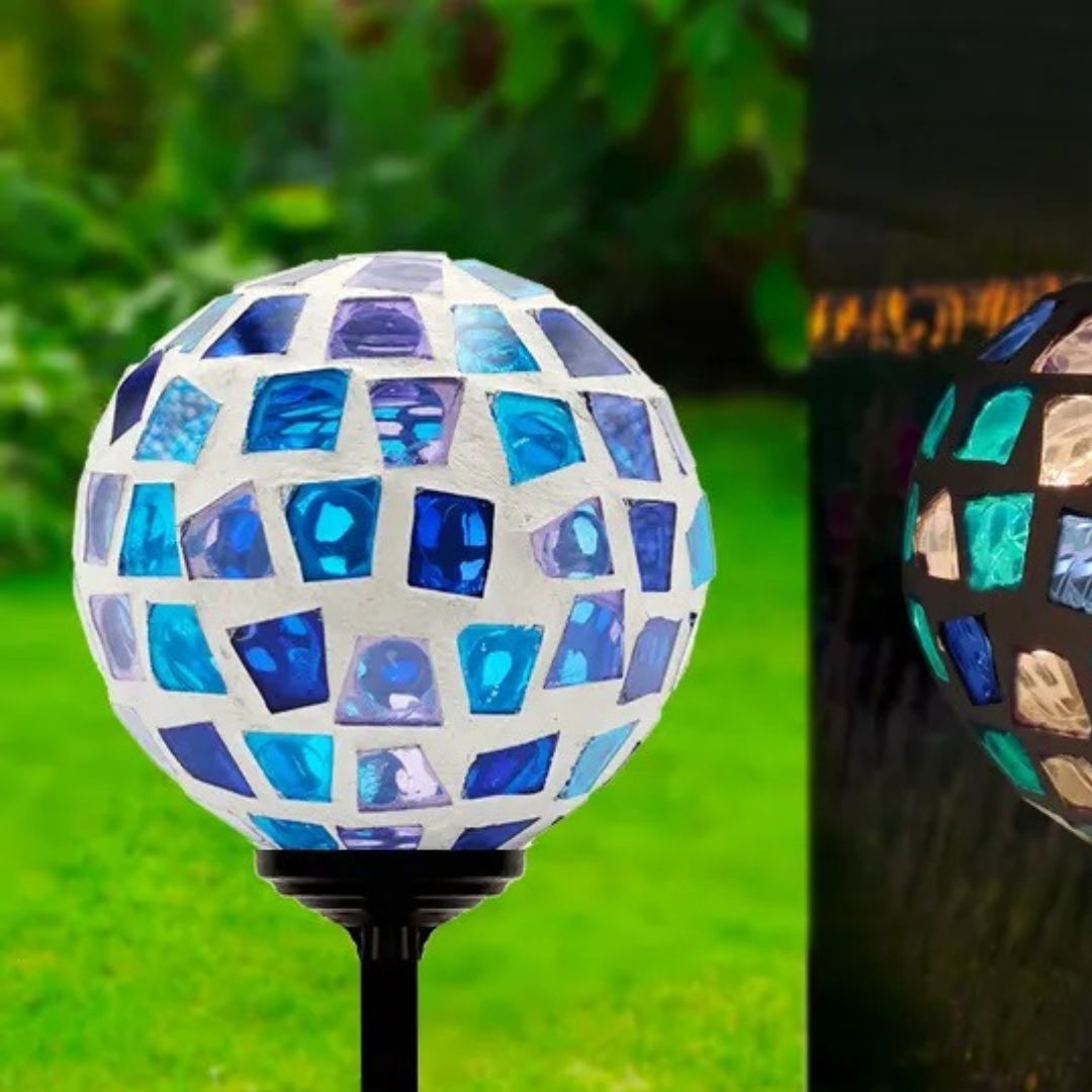 Solar Powered Outdoor Pole Light with Stake