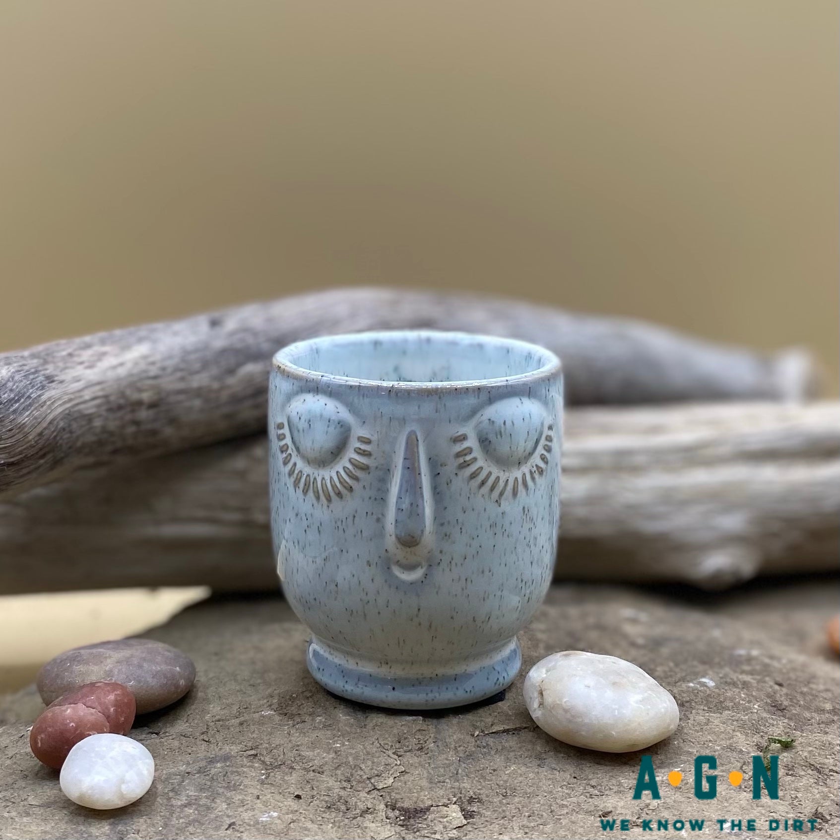Face Pot w/Closed Eyes